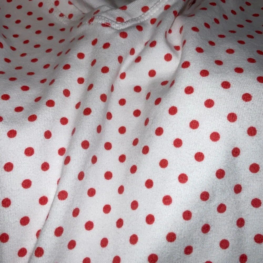 Chico’s Polka Dots V-Neck Tee White w Small Salmon Pink dots, size XL, Chico’s 3 - Picture 5 of 7